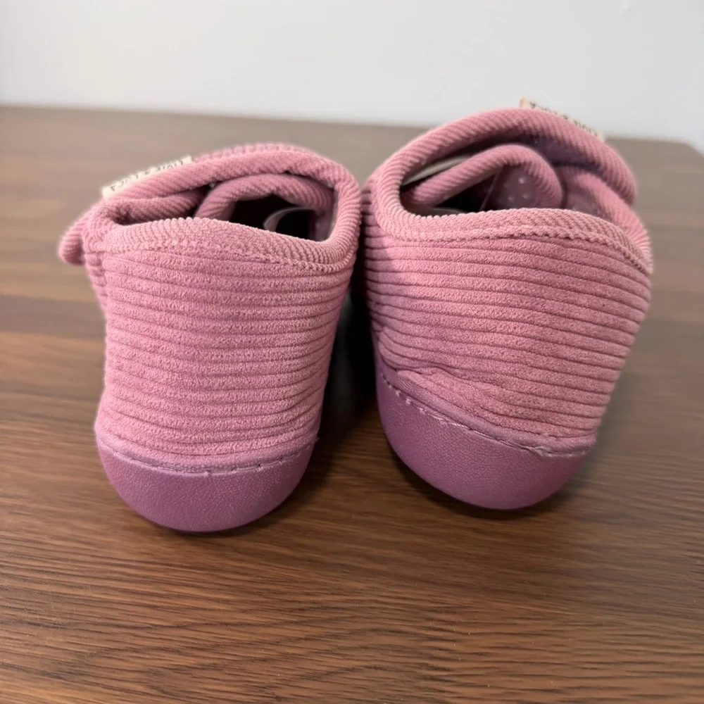 Livie & Luca Hug Rose Corduroy‎ Kids Slippers Size Large (12/13) NWOT